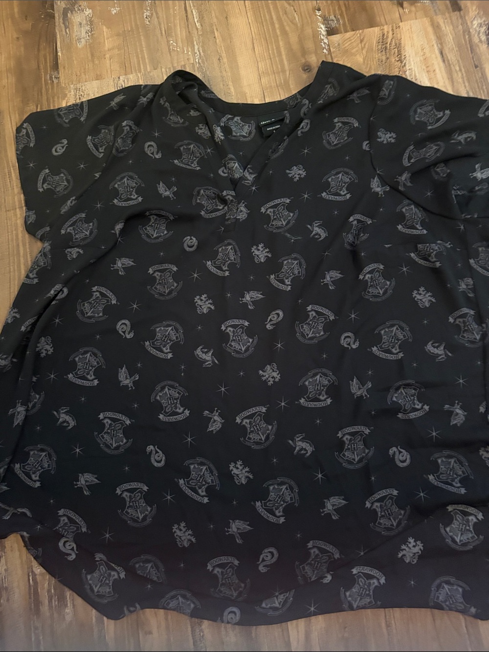 torrid Black Hogwarts Crest Short Sleeve Blouse
